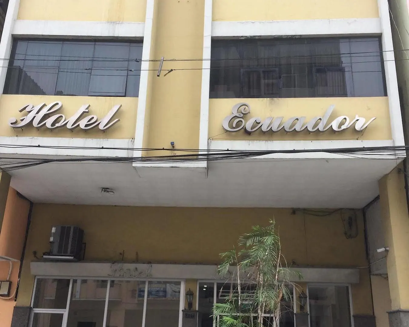 Hotel Ecuador contacts